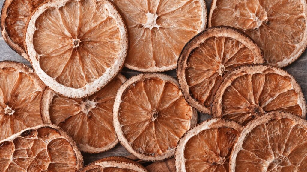 Dried oranges can be dehydrated in a variety of methods.