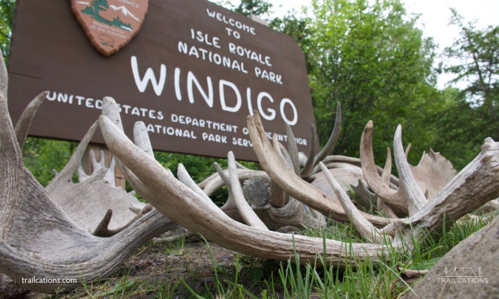 Windigo harbor has some amenities such as a general store, visitor center, bathrooms, cabins and campgrounds.