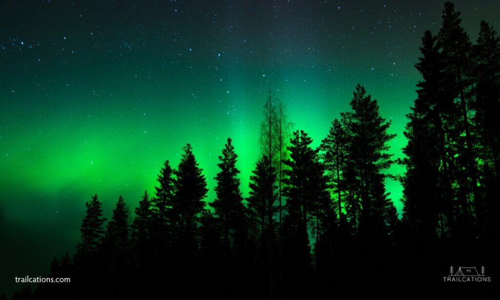 Due to its far north, remote location, Isle Royale visitors, especially backpackers, have a great chance of seeing the northern lights during their stay at Isle Royale National Park. 